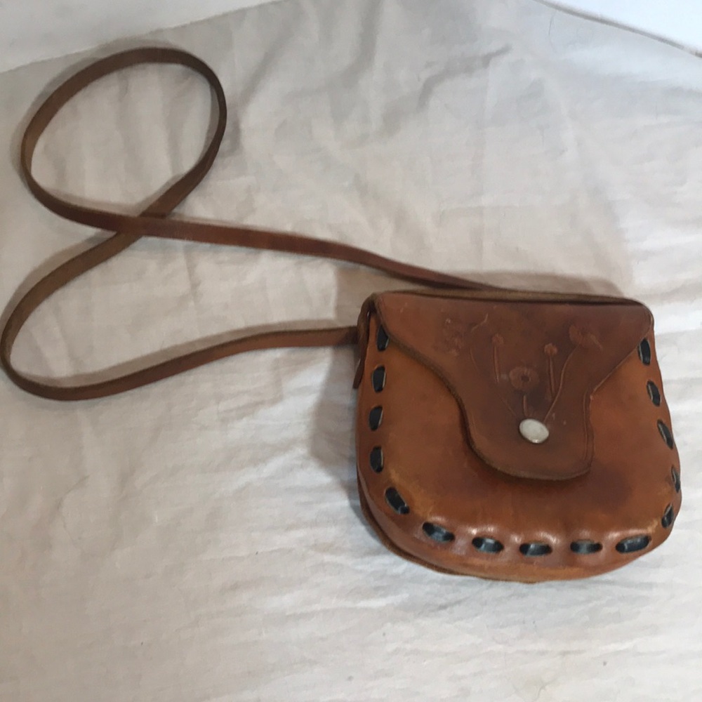 “VINTAGE” Handmade Floral Leather Crossbody Bag . - Picture 2 of 16